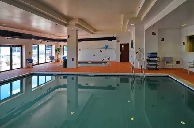 Hampton Inn & Suites Denver-Cherry Creek - Havuz