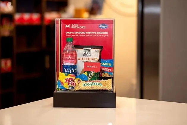 Hampton Inn & Suites Dundee - Lobi