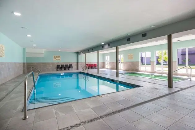 HAMPTON INN SUITES EDMONTON ST ALBERT AB