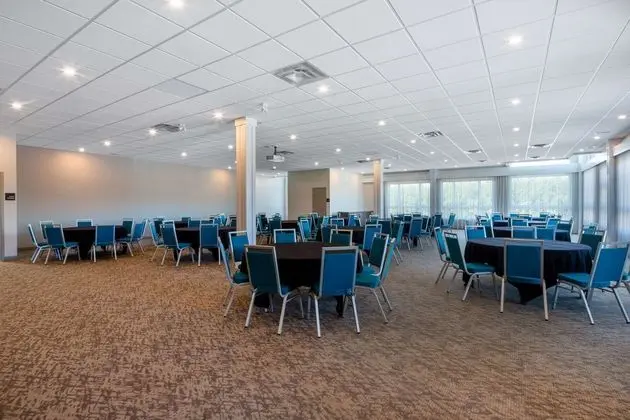 HAMPTON INN SUITES EDMONTON ST ALBERT AB