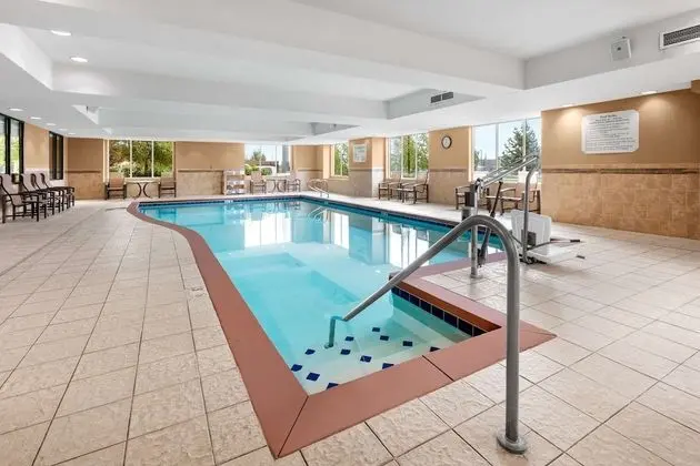 Hampton Inn & Suites Fairbanks - Havuz