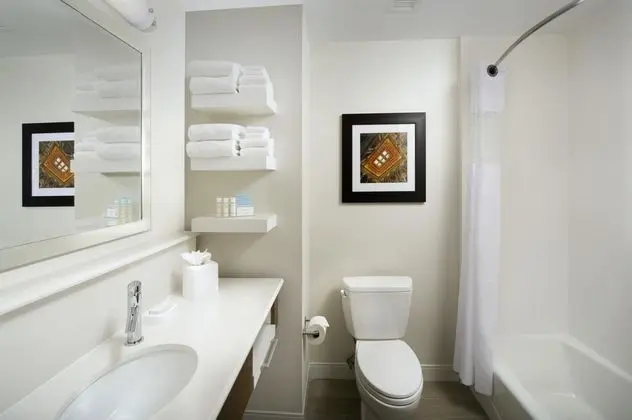 Hampton Inn and Suites Falls Church/Seven