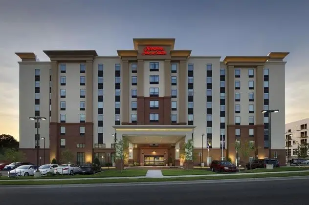 Hampton Inn and Suites Falls Church/Seven