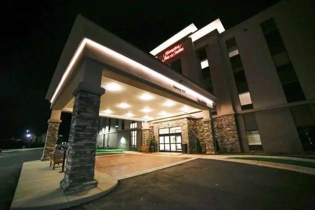Hampton Inn & Suites Forest City - Dış Mekan