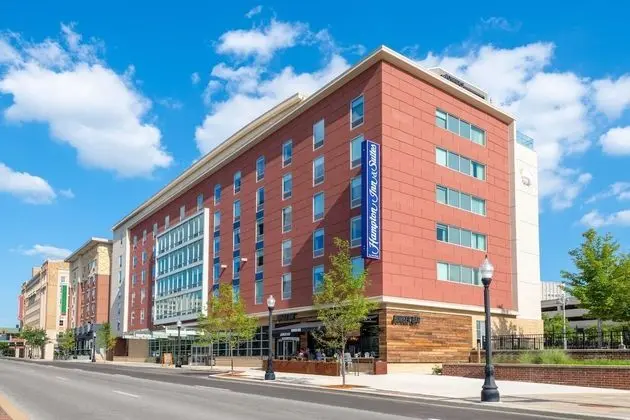 Hampton Inn & Suites Fort Wayne Downtown - Dış Mekan