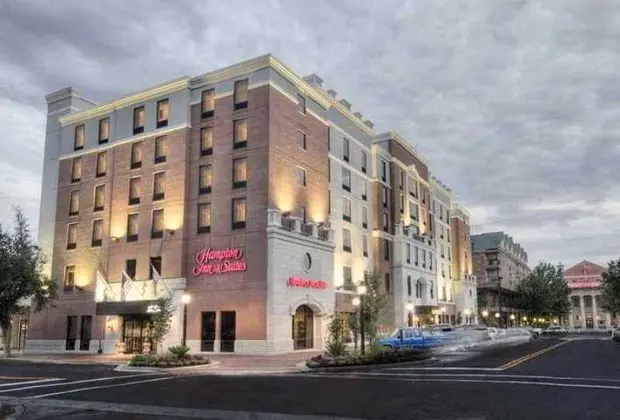 Hampton Inn & Suites Gainesville-Downtown 