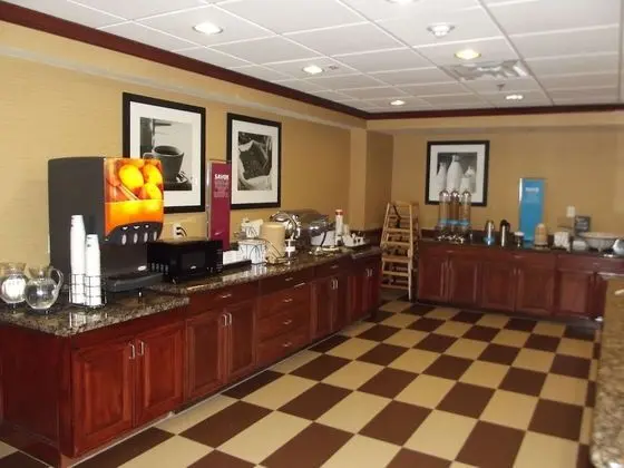 Hampton Inn & Suites Gainesville - Yerinde Yemek