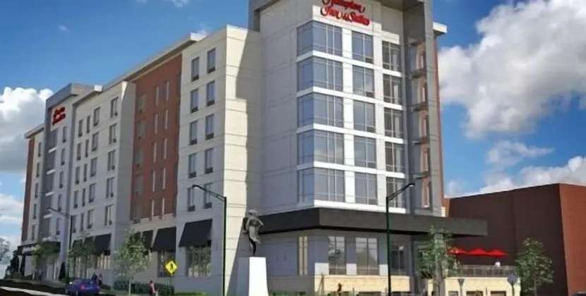 Hampton Inn & Suites Greensboro Downtown - Dış Mekan