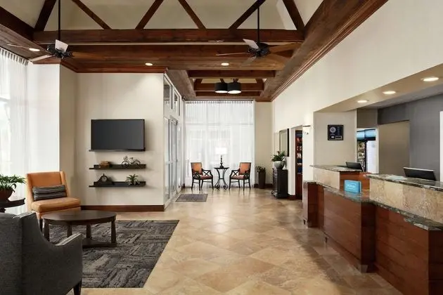 Hampton Inn & Suites Greenville-Downtown-RiverPlace - Lobi