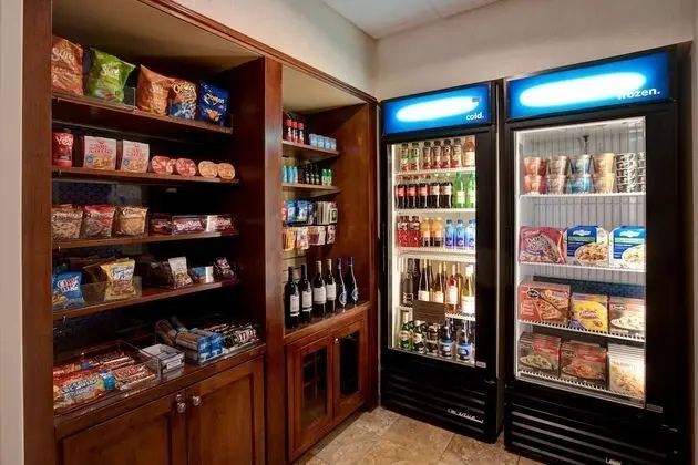 Hampton Inn & Suites Greenville-Downtown-RiverPlace - Yerinde Yemek