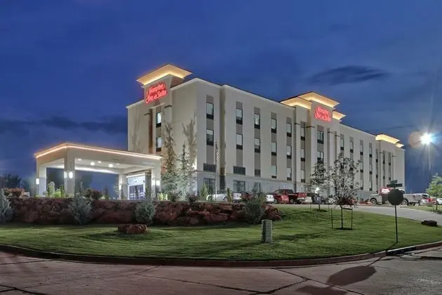 Hampton Inn & Suites Guthrie, OK - Dış Mekan