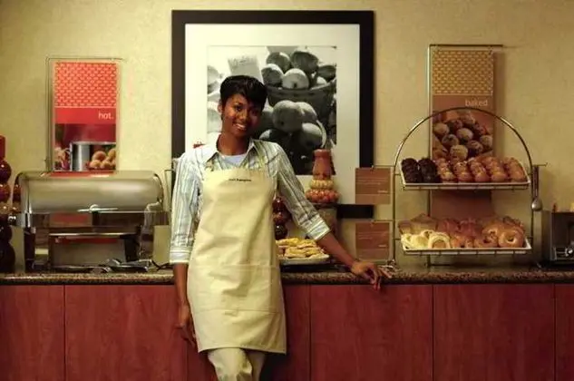 Hampton Inn & Suites Hartford/East Hartford, CT - Genel