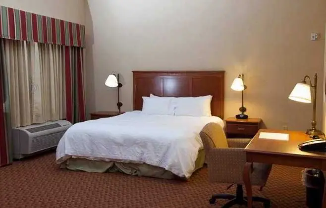 Hampton Inn & Suites Hartford/East Hartford, CT - Genel