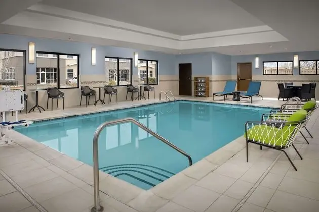 Hampton Inn and Suites Hillsboro - Havuz