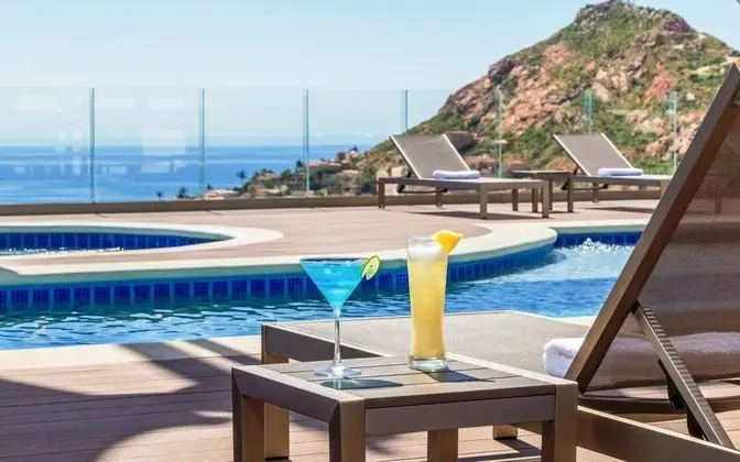 Hampton Inn and Suites By Hilton  Los Cabos - Havuz