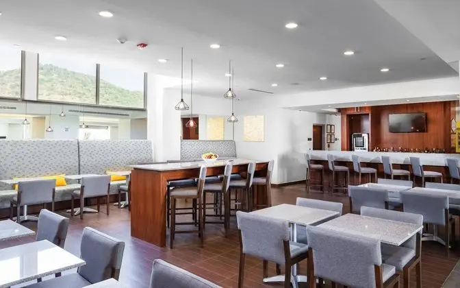 Hampton Inn and Suites By Hilton  Los Cabos - Yeme / İçme