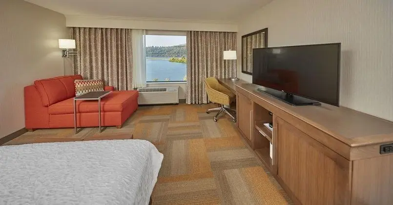 Hampton Inn and Suites Hood River, OR - Genel