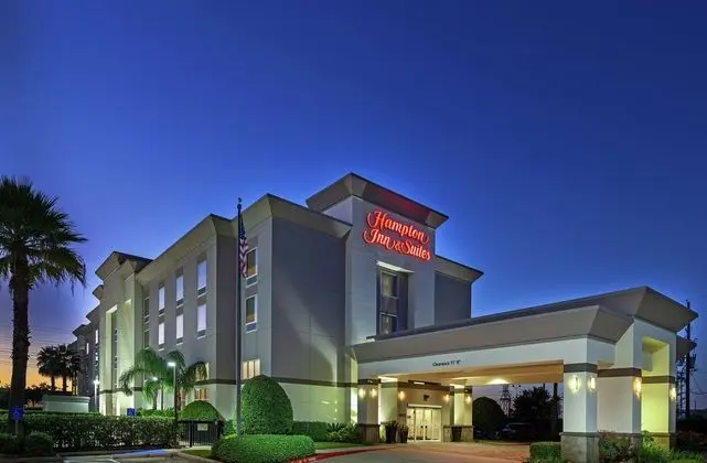 Hampton Inn & Suites Houston-Bush Inter Airport