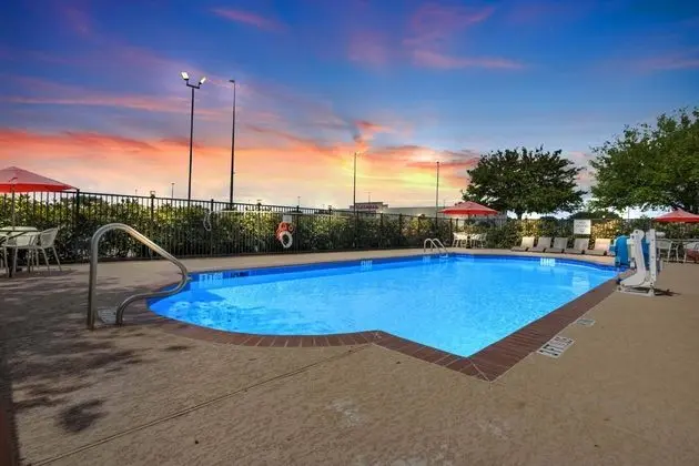Hampton Inn & Suites Houston Rosenberg - Havuz
