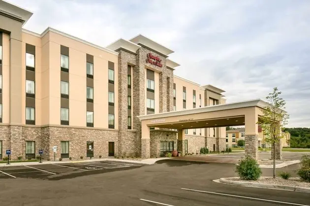 Hampton Inn and Suites Hudson, WI - Dış Mekan