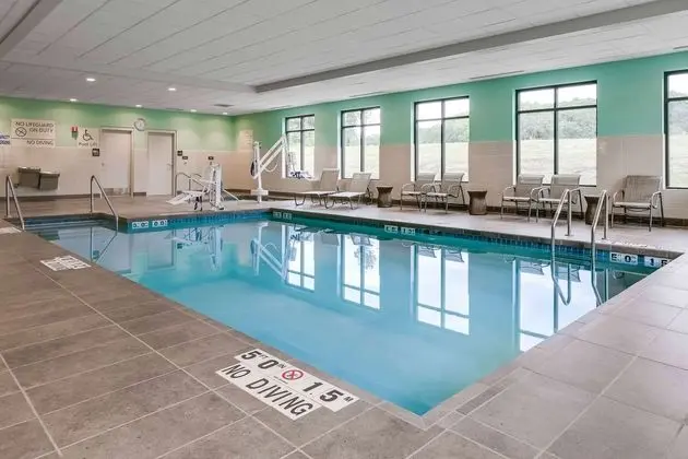 Hampton Inn and Suites Hudson, WI - Havuz