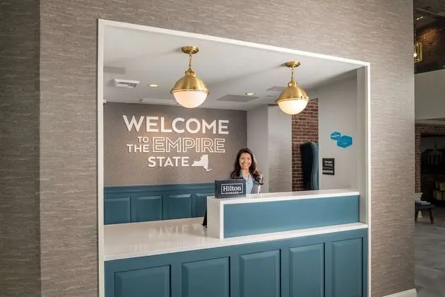 Hampton Inn & Suites Huntington Downtown - Lobi
