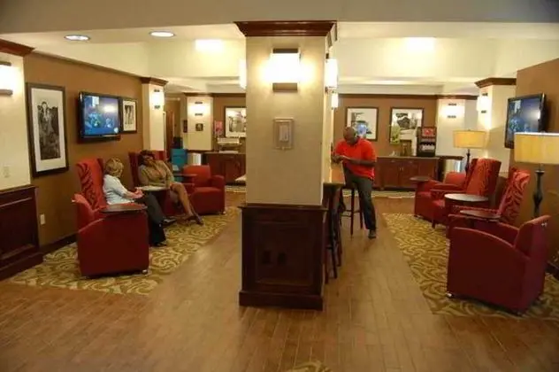 Hampton Inn & Suites Jackson-Coliseum - Genel