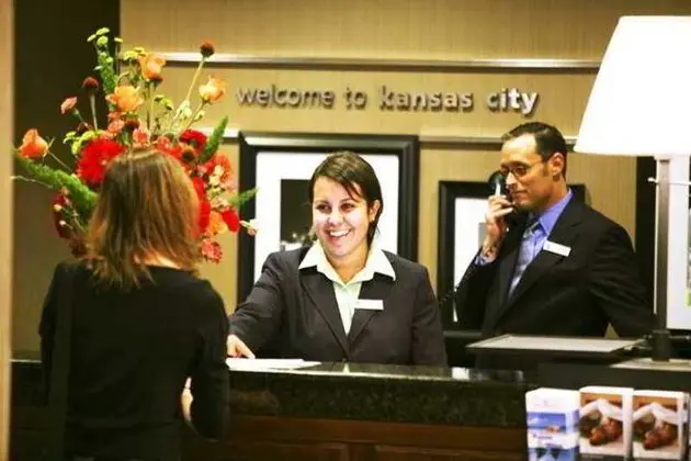 Hampton Inn & Suites Kansas City-Country ClubPlaza