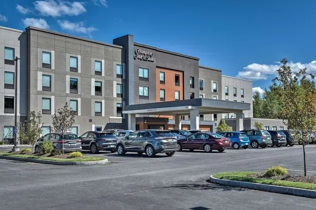 Hampton Inn & Suites Keene - Dış Mekan
