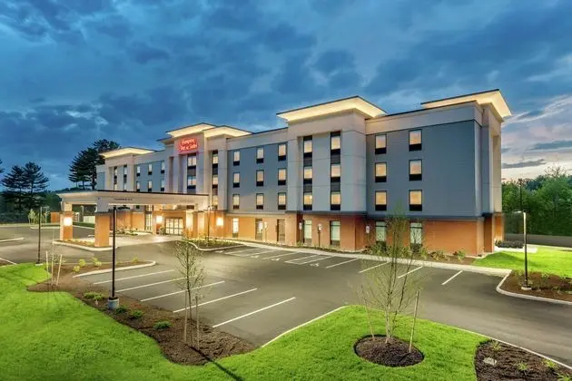 HAMPTON INN SUITES KITTERY ME - Öne Çıkan Resim