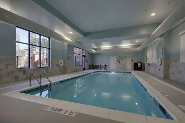 Hampton Inn & Suites Knightdale, NC - Havuz
