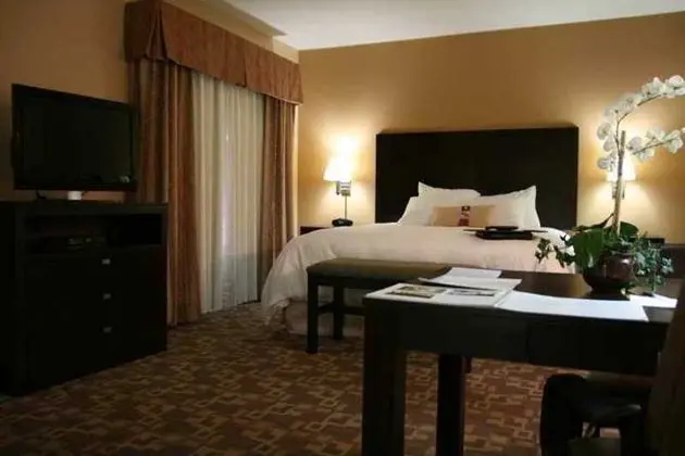 Hampton Inn & Suites-Knoxville/North I-75