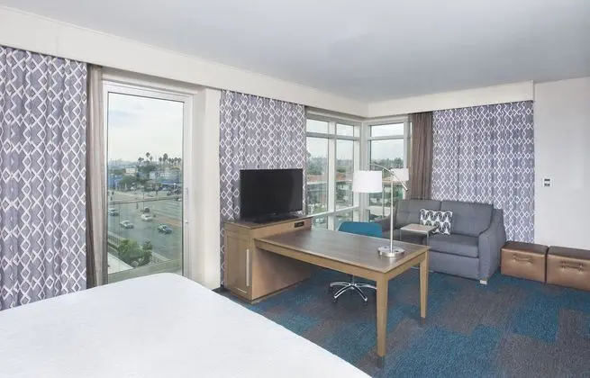 Hampton Inn & Suites LAX El Segundo, CA - Oda