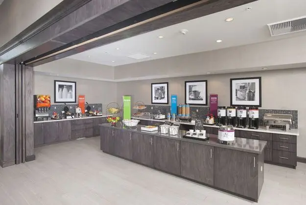 Hampton Inn & Suites LAX El Segundo, CA - Yeme / İçme