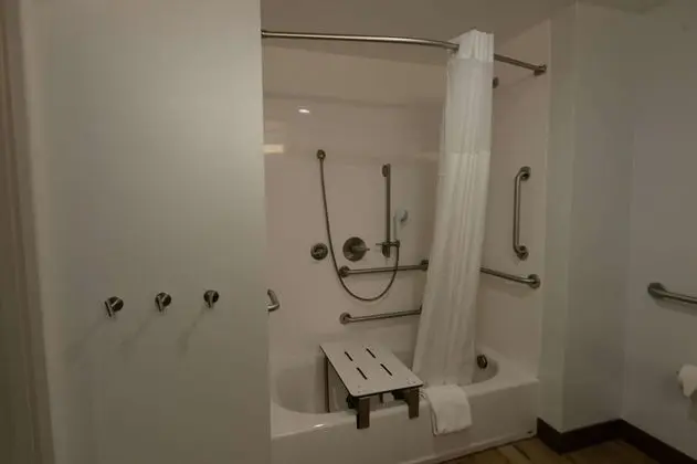 Hampton Inn & Suites Lenoir, NC
