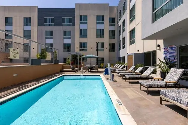 Hampton Inn & Suites Los Angeles - Glendale - Havuz