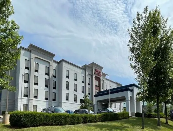Hampton Inn & Suites Louisville East - Dış Mekan
