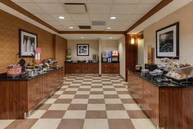 Hampton Inn & Suites Macon I-75 North