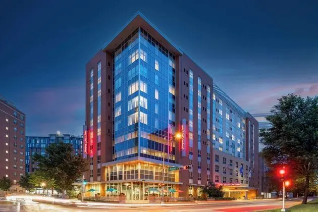 Hampton Inn & Suites Madison / Downtown - Dış Mekan