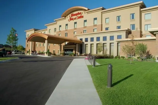 Hampton Inn & Suites Madison West