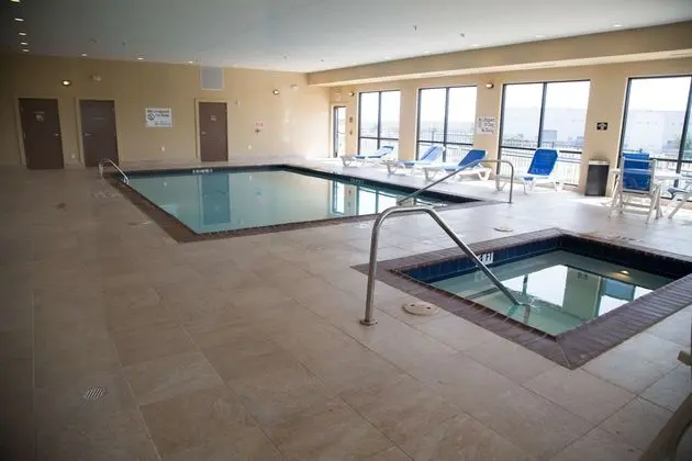 Hampton Inn and Suites McKinney, TX - Havuz
