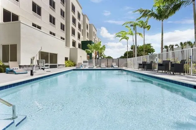 Hampton Inn & Suites Miami Kendall - Havuz