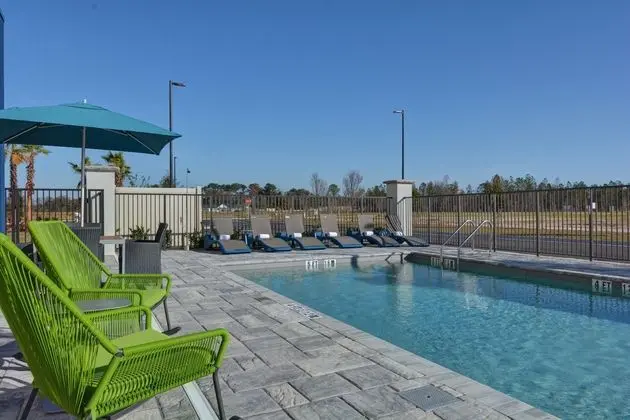 HAMPTON INN SUITES MIDDLEBURG FL - Havuz