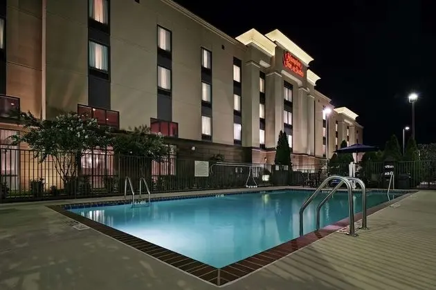 Hampton Inn & Suites Millington - Havuz