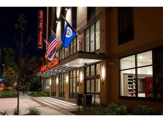Hampton Inn & Suites Minneapolis/University Area,