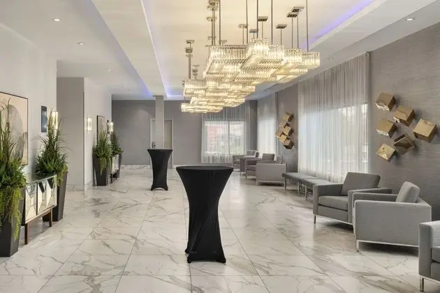 Hampton Inn & Suites Montreal - Lobi