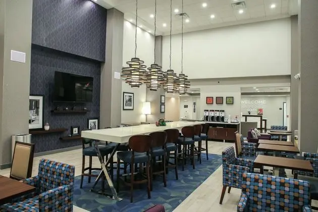 Hampton Inn & Suites Mount Laurel/Moorestown, NJ - Lobi