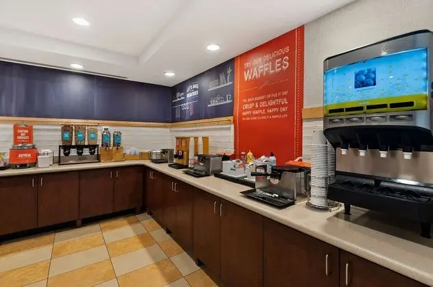 Hampton Inn & Suites Mt. Vernon Belvoir Alexandria - Öne Çıkan Resim