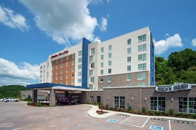 HAMPTON INN SUITES NASHVILLE NORTH SKYLINE CENTER