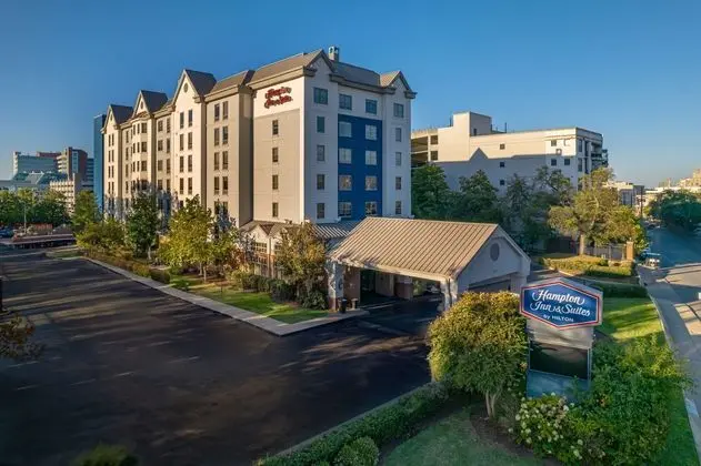Hampton Inn & Suites Nashville-Vanderbilt Place - Dış Mekan